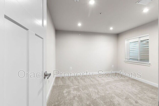 Building Photo - 2305 Wadlow Ln