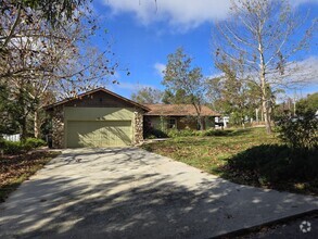 Building Photo - Move in Ready 3/2 in Clermont