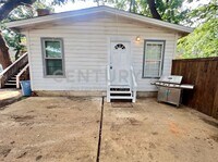 Building Photo - Charming 1/1 Apartment Near UNT Ready For Move-In!