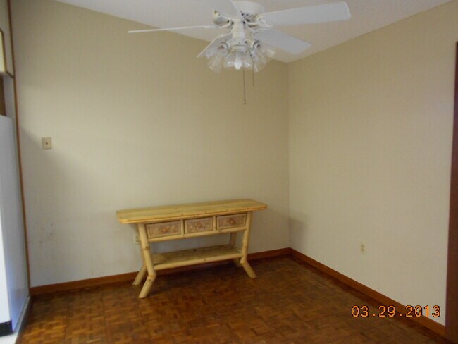 Building Photo - Charming 3/2 Home with Fireplace and 2-Car...
