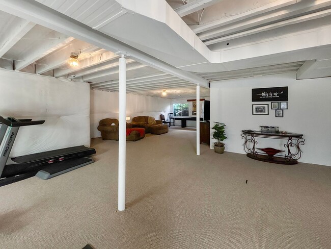Building Photo - 8163 S Quemoy Cir