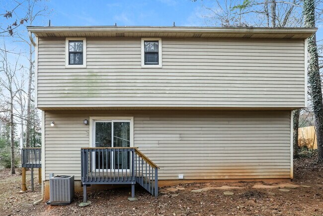 Building Photo - 338 St Patrick Dr SW