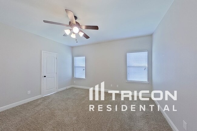 Building Photo - 509 Dogwood Dr