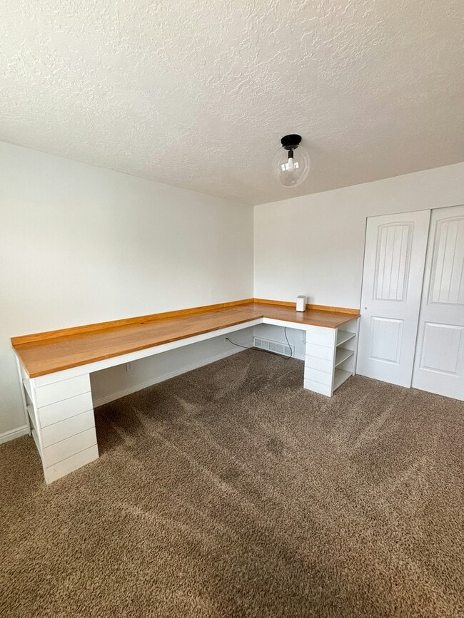 Building Photo - 1657 N 645 W St