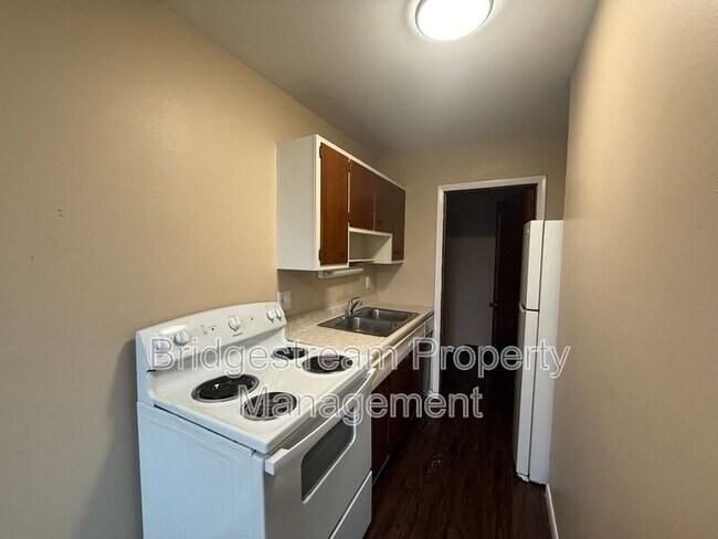 Building Photo - 1617 Barling Ave