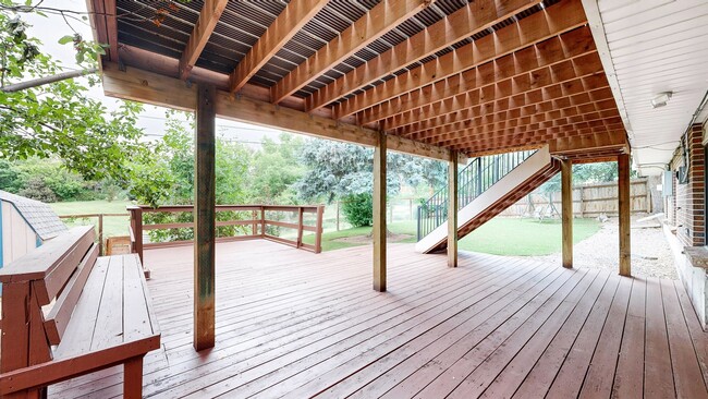 Building Photo - Amazing 4 Bed/3 Bath SFH Backing to Walnut...