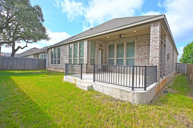 Building Photo - 1438 Oaklawn Dr