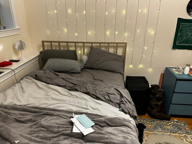 Building Photo - 27 Glenville Ave