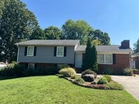 Building Photo - 111 Ridgewood Dr