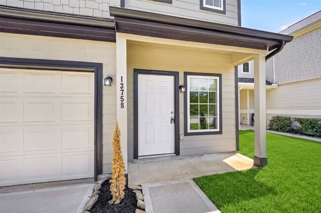 Building Photo - 13758 Goldeye Dr