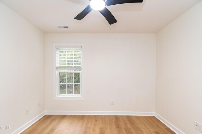 Building Photo - 729 Stadium Dr