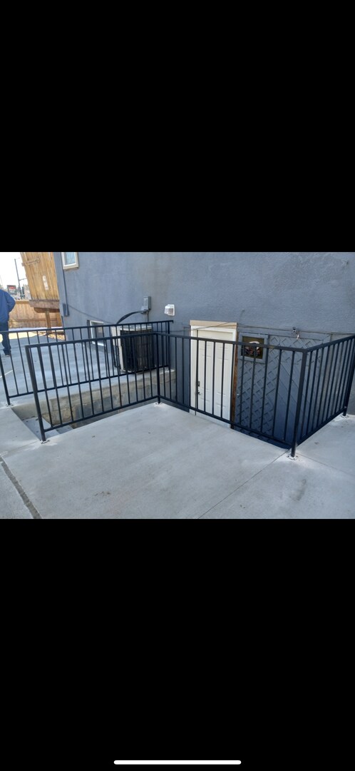 Building Photo - 4064-4466 S Broadway