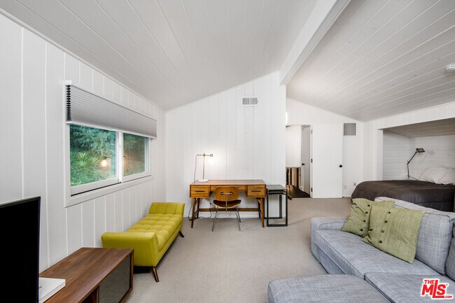 Building Photo - 16849 Adlon Rd