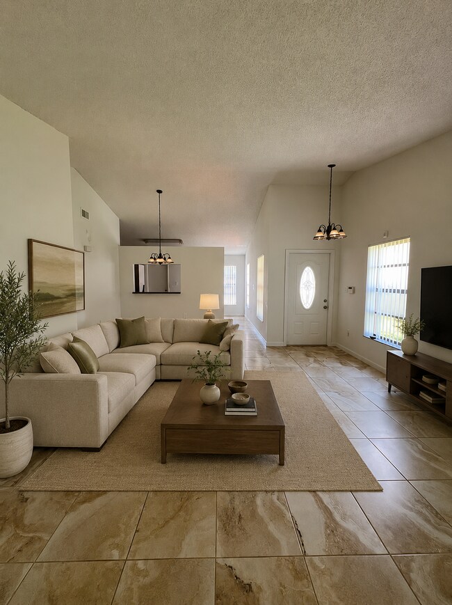 Building Photo - 13761 Newport Manor