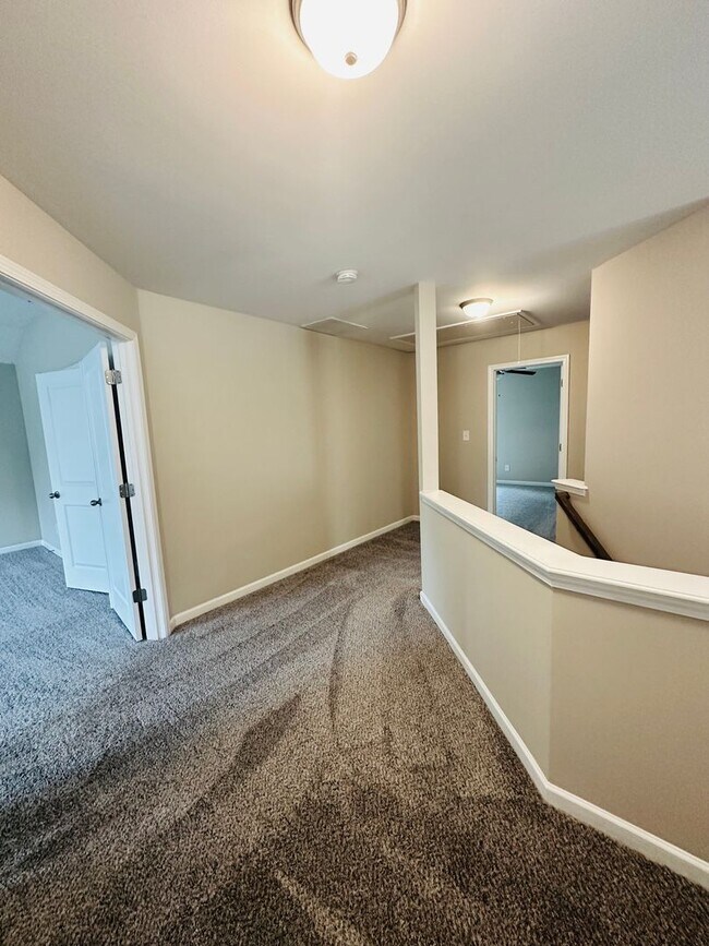 Building Photo - 205 Dog Fennel Ln