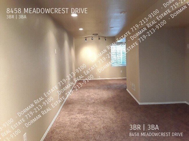 Building Photo - 8458 Meadowcrest Dr