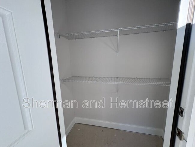 Building Photo - 655 Caroline Ct