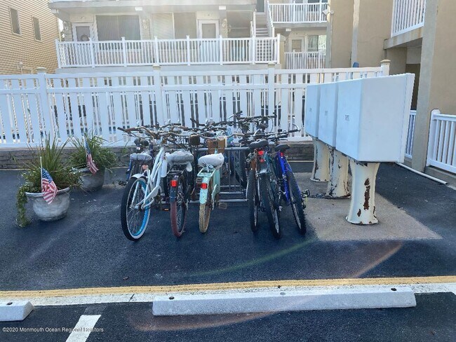 Building Photo - 1515 Boulevard