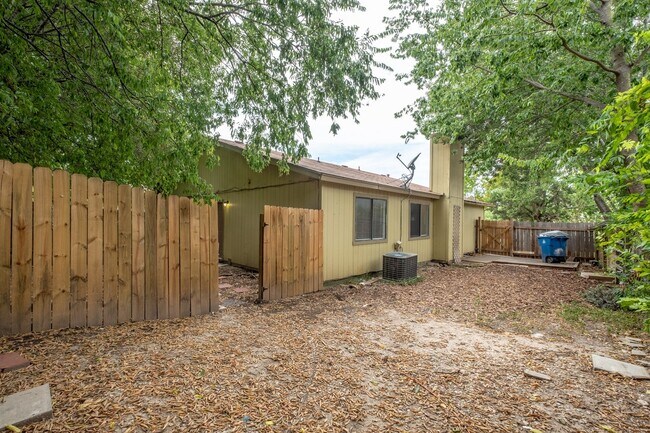 Building Photo - 12901 Chromite St