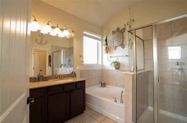 Building Photo - 401 Duroc Dr