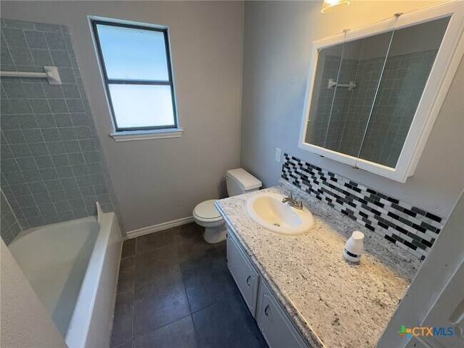 Building Photo - 1704 Big Bend Dr