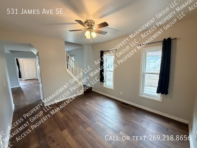 Building Photo - 531 James Ave SE