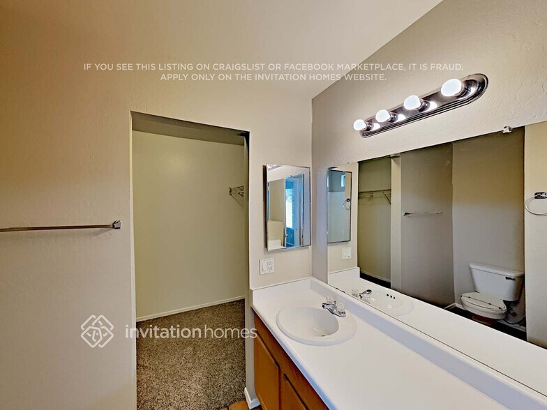 Building Photo - 8930 W Avalon Dr