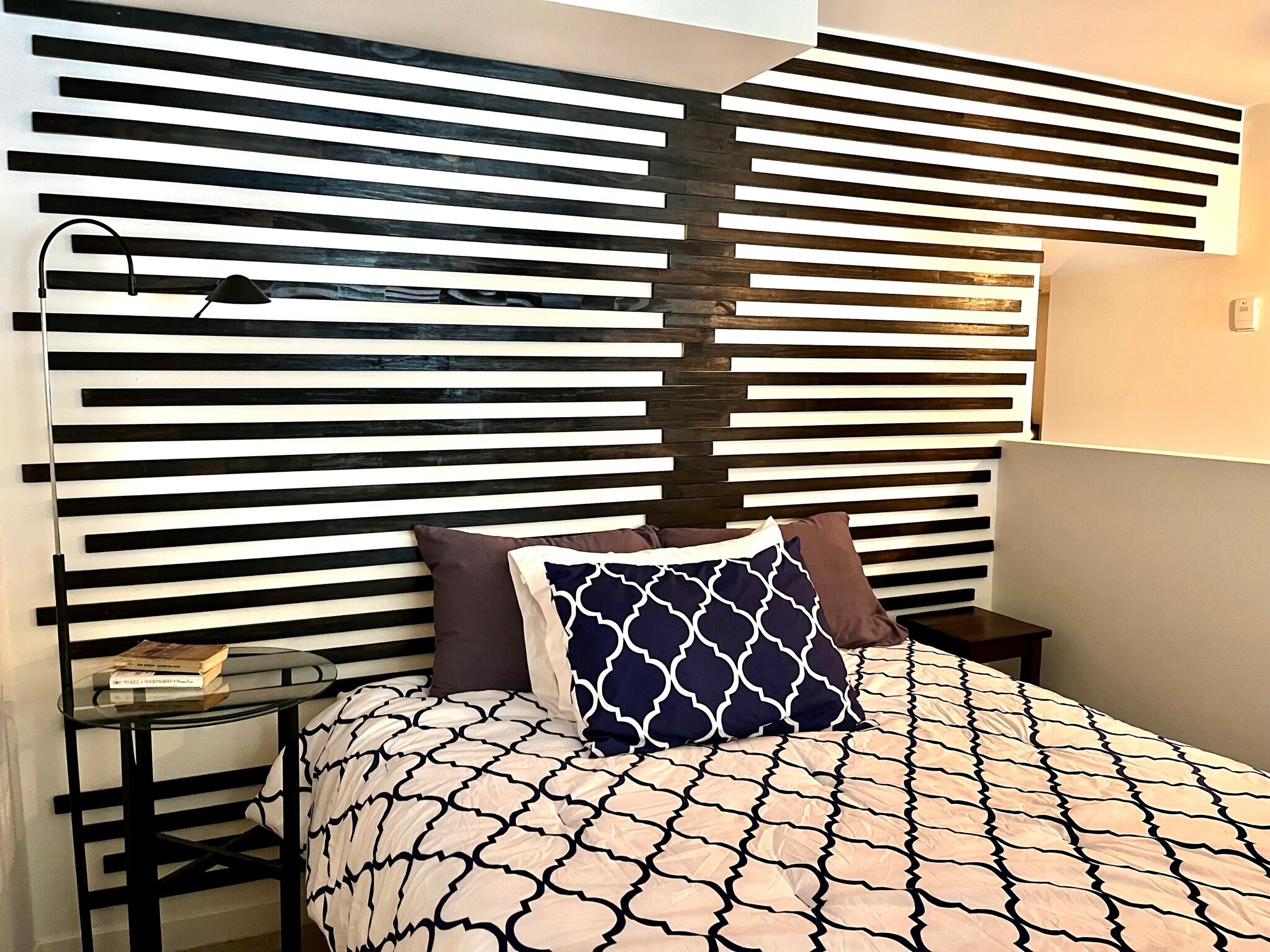 Building Photo - 889 Date St