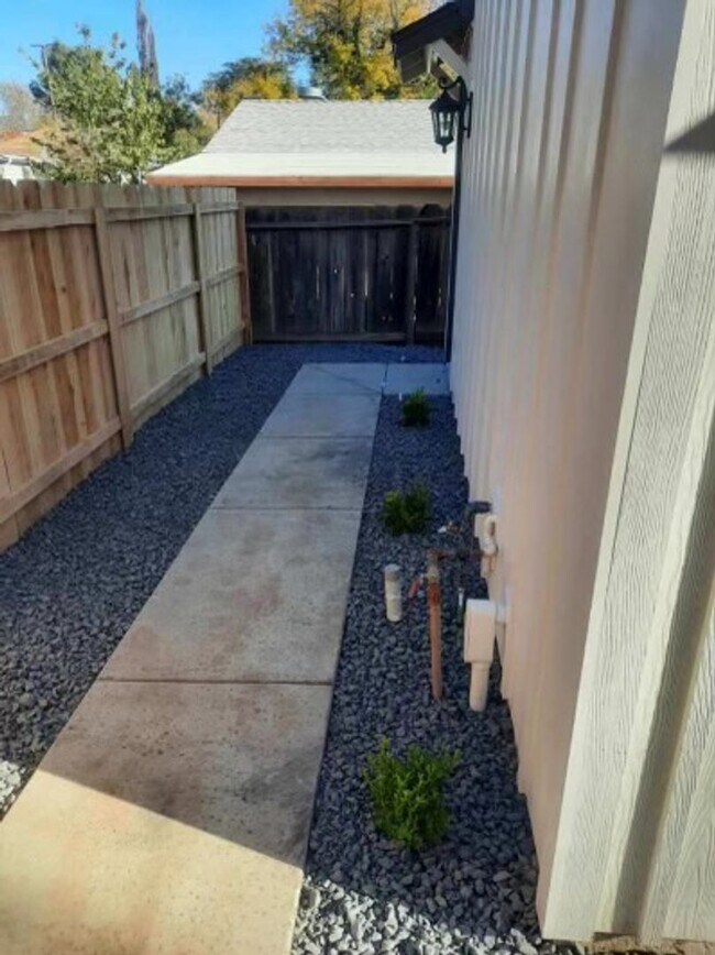 Building Photo - 149 W 21st St