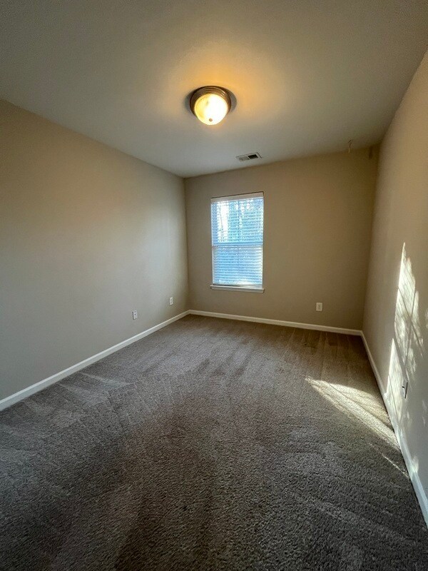 Building Photo - 5611 Tipperlinn Way