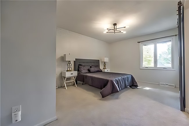 Building Photo - Wonderful Furnished Modern Home in Overland Park