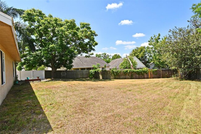 Building Photo - 1242 Ravida Woods Dr