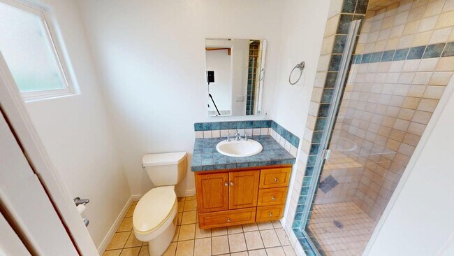 Building Photo - Spacious 4 Bed 3 Bath Home Available for L...