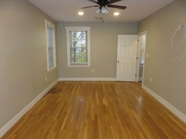 Building Photo - 192 Willow St