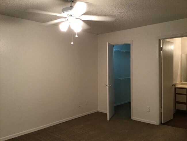 Building Photo - 1017 S Hiawassee Rd