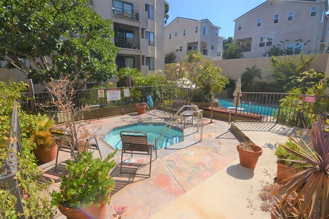 Building Photo - Spacious Lower Level Condo with all the Am...