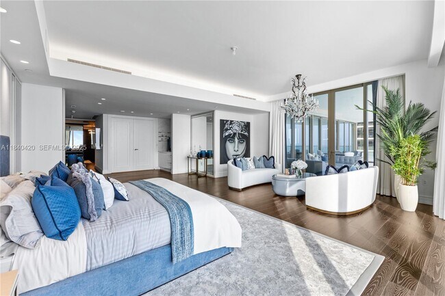 Building Photo - 17901 Collins Ave