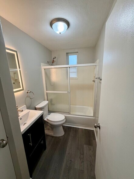 Building Photo - 24 Tower Hill Ct