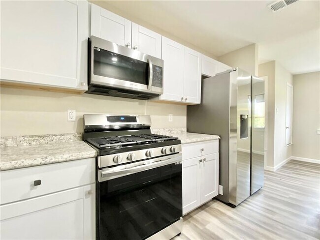 Building Photo - 2110 Blue Meadow Dr