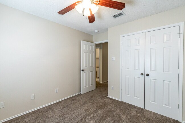 Building Photo - Wonderful 3-Bed, 2-Bath with Bonus Room in a Cul-de-Sac!