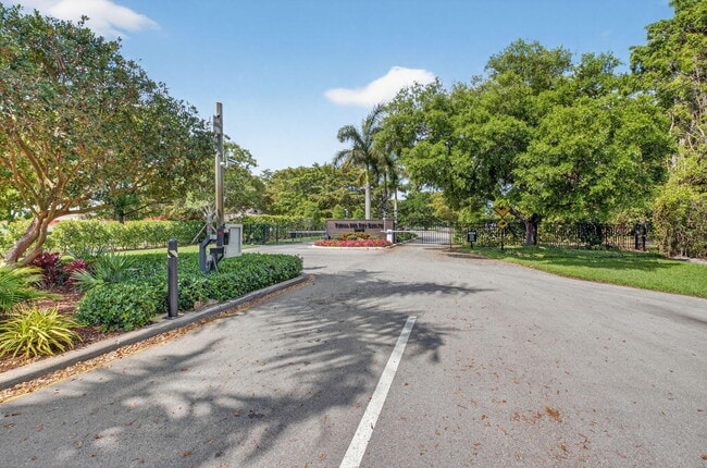 Building Photo - 10157 La Reina Rd