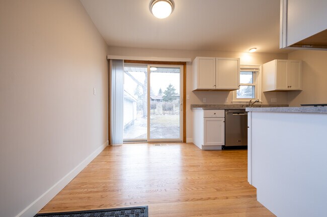 Building Photo - 10932 Russell Ave S