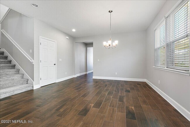 Building Photo - 1021 Seaside Dr N