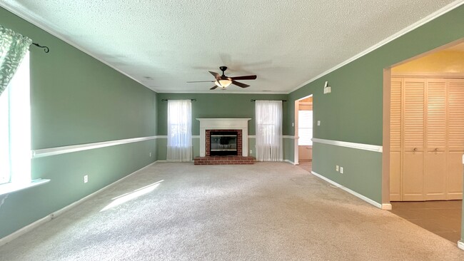 Building Photo - 1014 Scarlet Oak Ct S