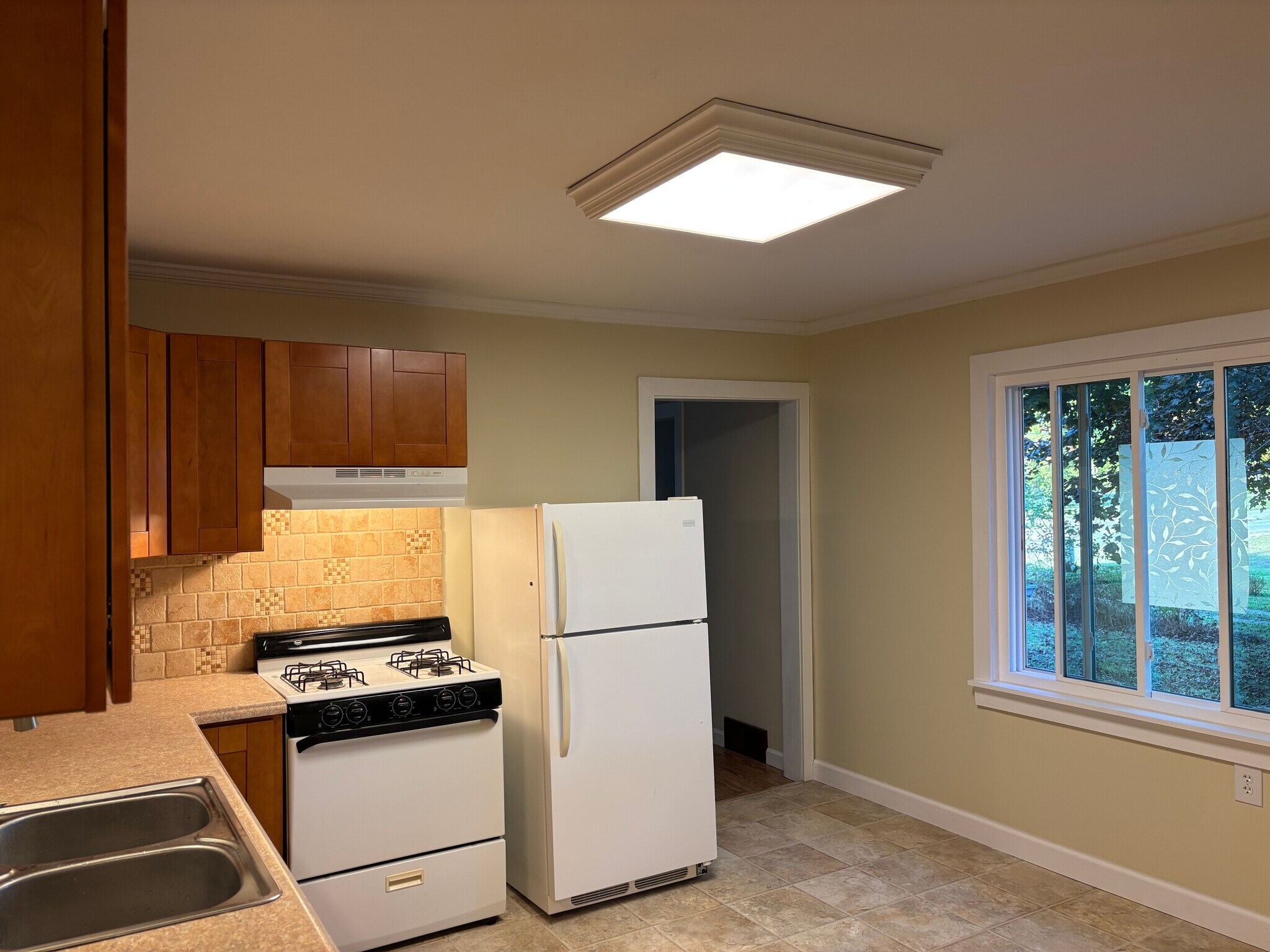 Kitchen - 7221 Sterrettania Rd