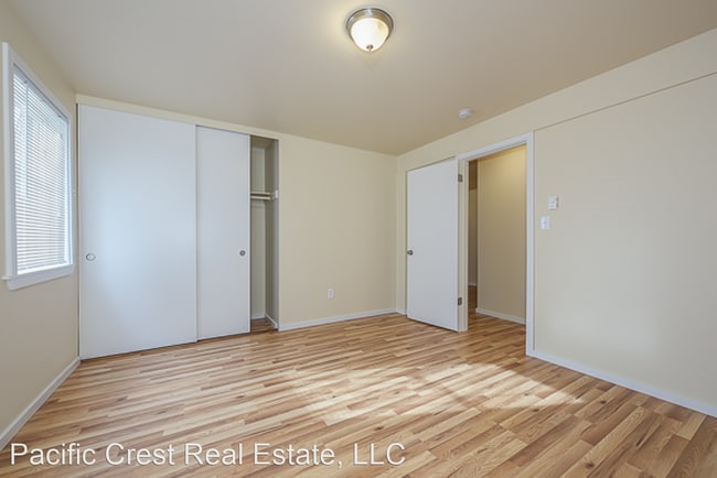 Building Photo - 1000 E Aloha St