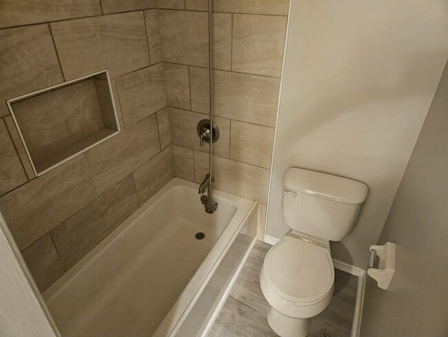 Building Photo - Lovely 2 BR 2.5 BA TH near UNC Chapel Hill! Available Now