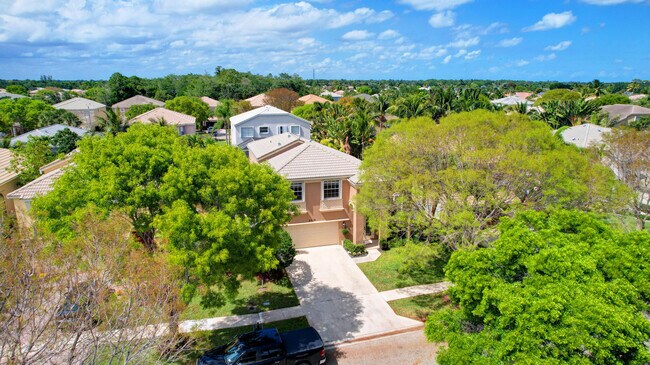 Building Photo - 2418 Westmont Dr