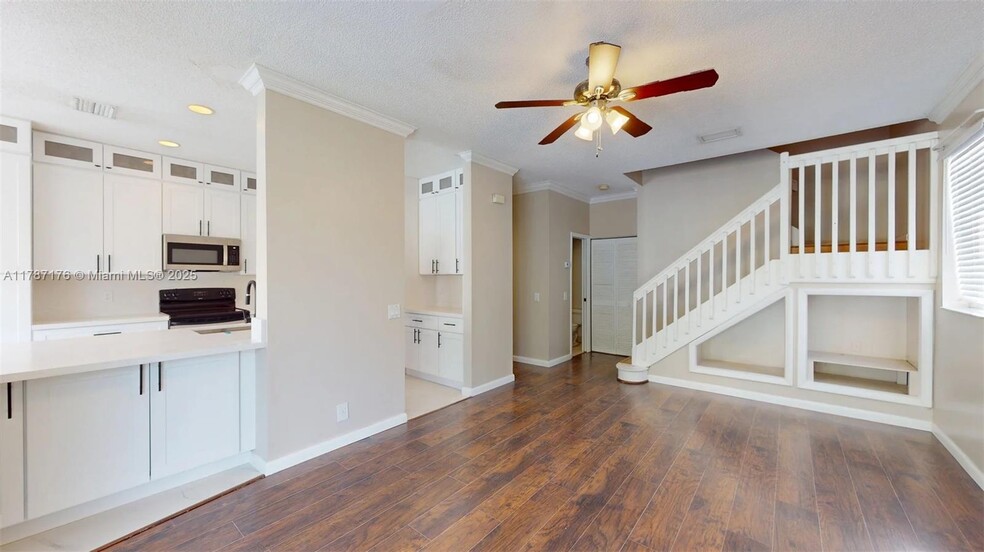 Building Photo - 582 Carrington Ln