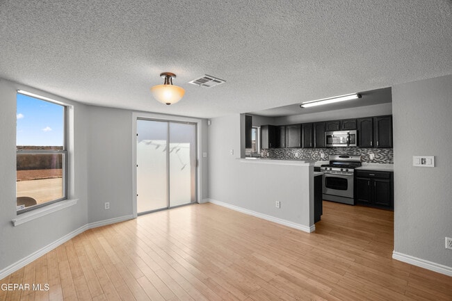 Building Photo - 14141 Tierra Leona Dr